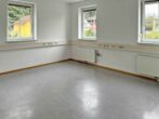 Großzügige Büroeinheit mit Parkmöglichkeiten und Halle mit Rolltor - Büro und Garage, Immobilien-Kurz-Salzburg